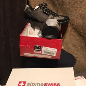 New with box Alpine Swiss size 10 shoes